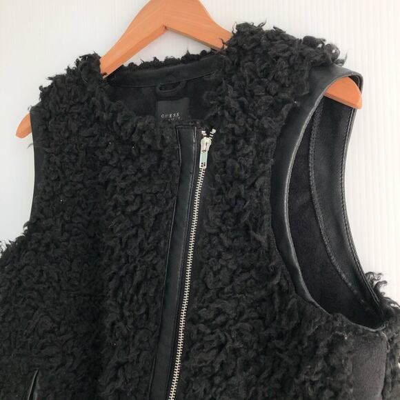 🆕 Guess Sherpa faux fur full zip black vest NWT size. Medium - Picture 7 of 11